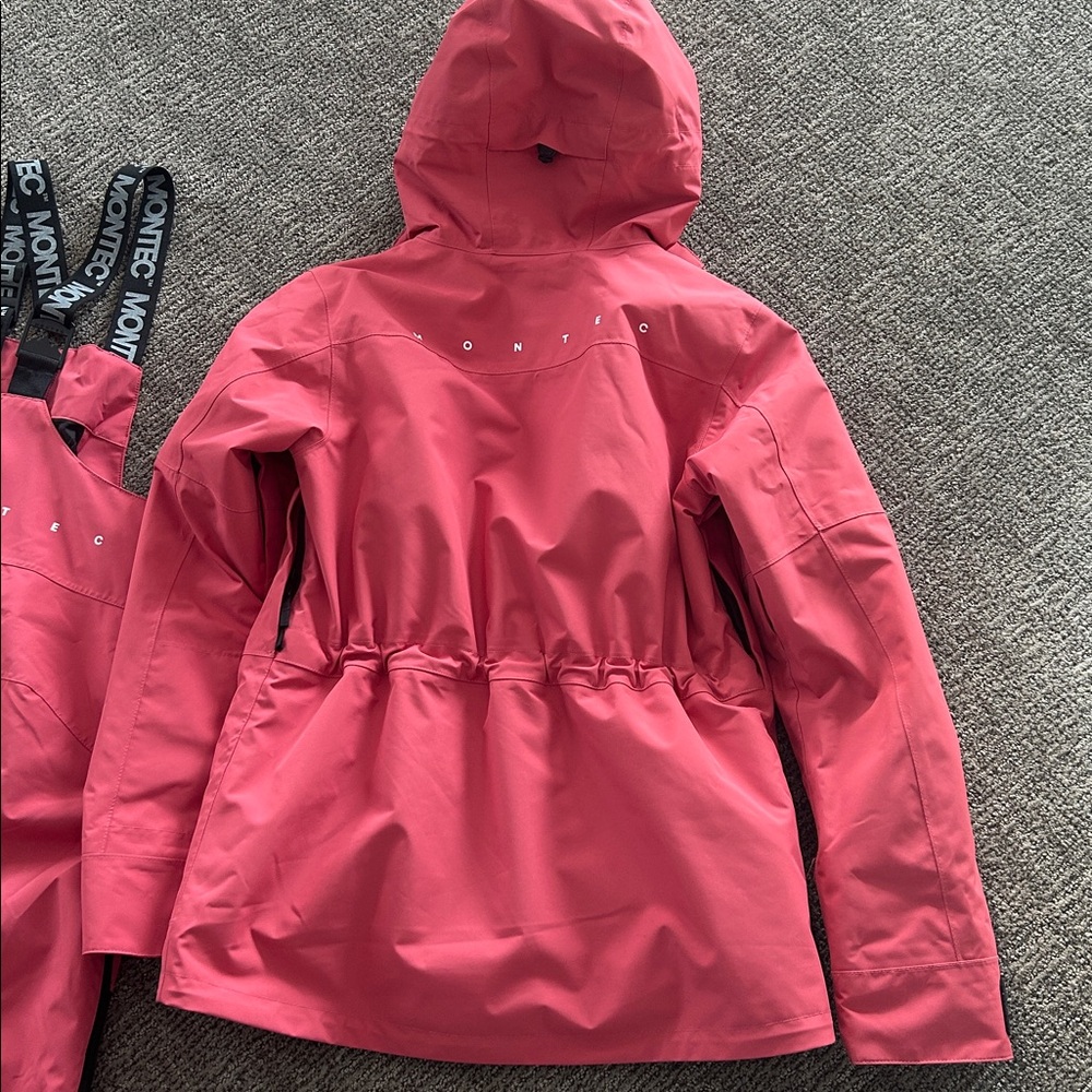 Montec 2 piece Ski jacket & Bib Set! - Picture 11 of 11